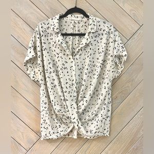 All in Favor | Women’s Faux Wrap Short Sleeve Button Top | Cheetah | L